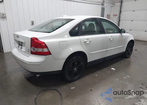 2007 Volvo S40 T5 z USA, uszkodzony, nr VIN YV1MH682X72306442